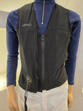 ARRO Equestrian Air Vest in black – front close-up