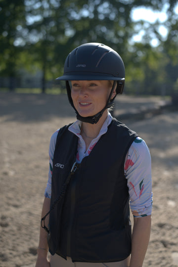 ARRO Equestrian Air Vest in black, worn by a rider – front view
