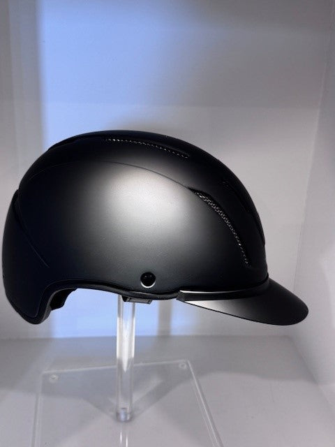 ARRO C4 helmet in Painted Matte Black – side view